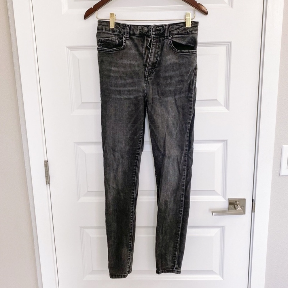 Forever 21 Black Denim Skinny Jeans (28)